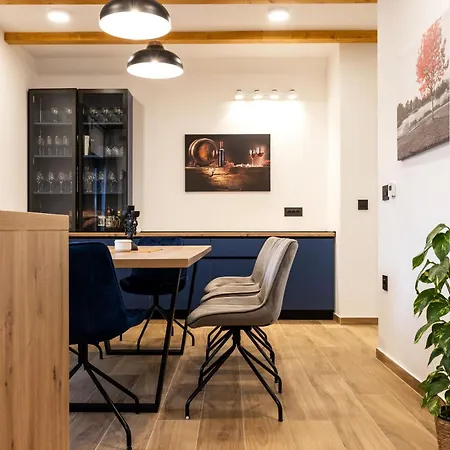 بيت للعطل House Medvjed *